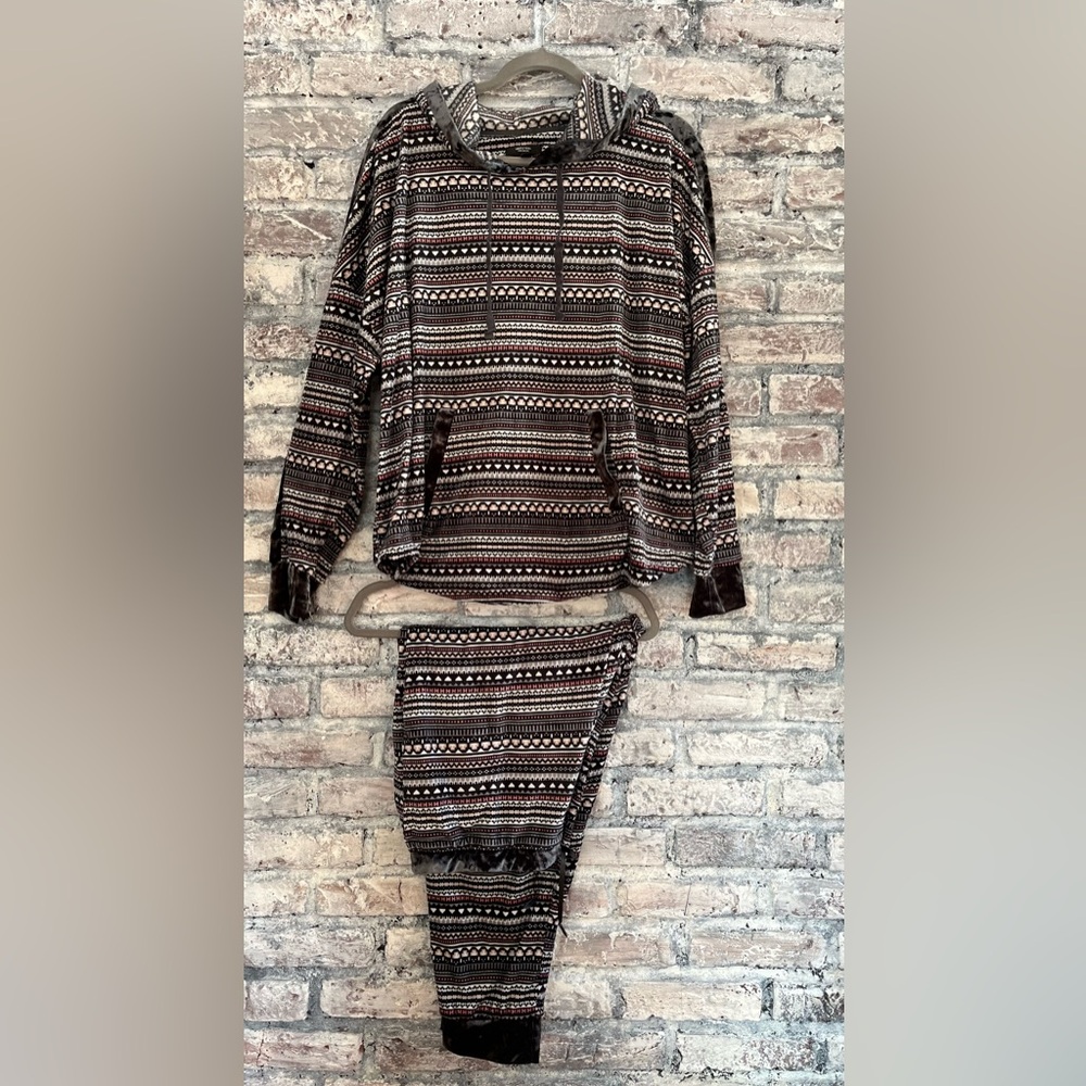 Simply Vera Vera Wang super soft lounge wear,excellent condition, smoke/petfree🥳